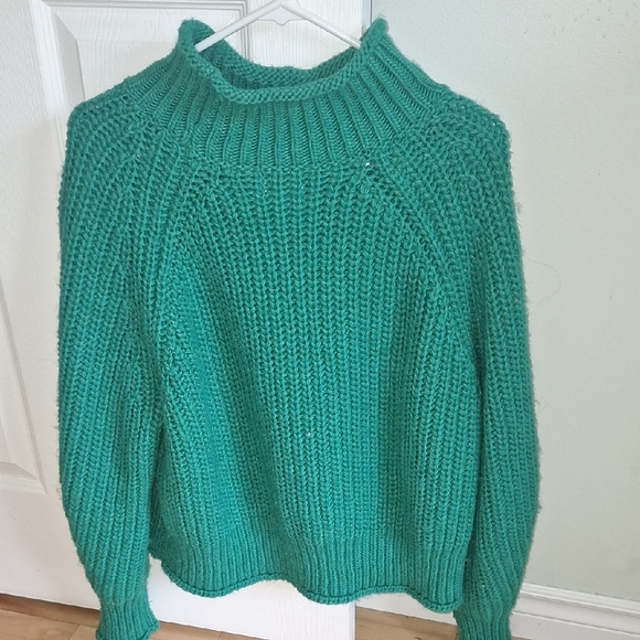 H&M  Cowl Neck Sweater - Picture 2 of 2